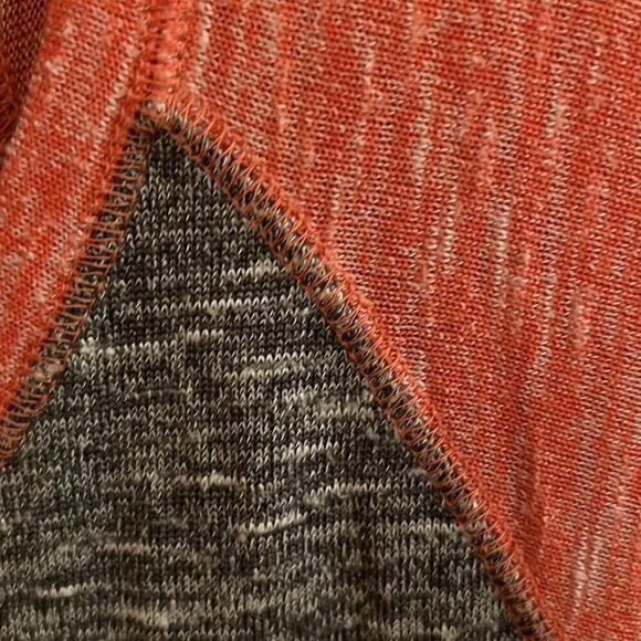 Urban Outfitters flowy boho style V neck coral/ gray M - Picture 2 of 10